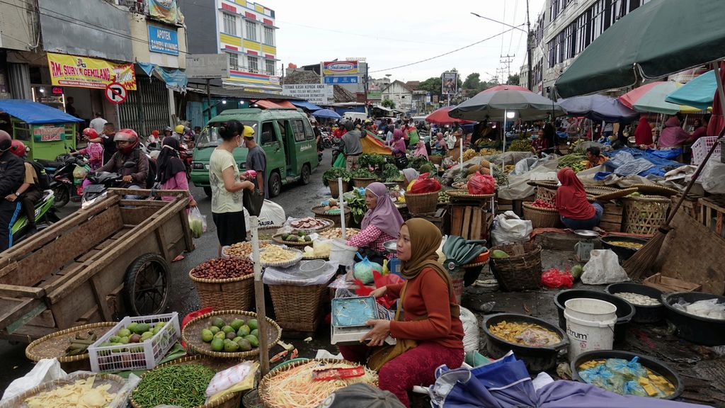 daya-beli-masyarakat-indonesia-melemah-mengancam-pertumbuhan-ekonomi
